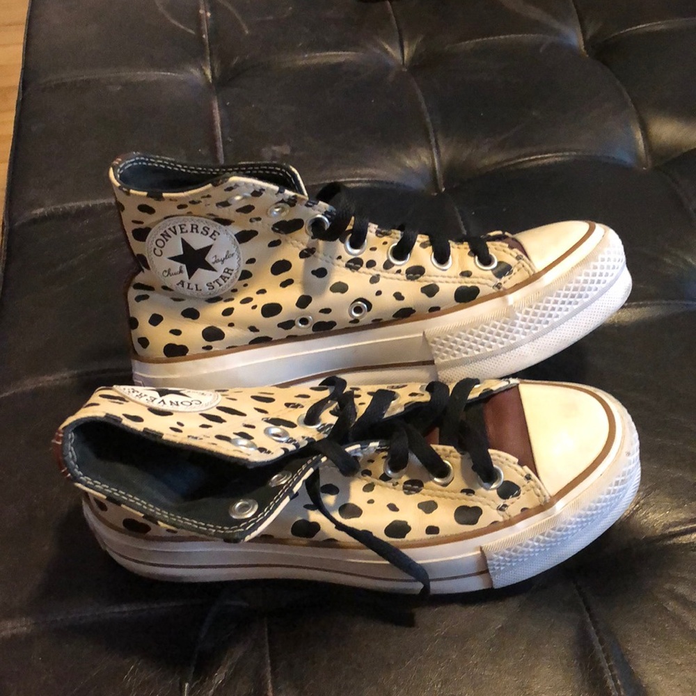Converse platform sneaks size 6.5